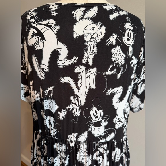NWT Disney by Torrid Mickey and Friends Midi Dress - Torrid Size 4 (26, 4X) - Picture 10 of 15